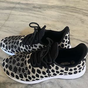NWOT Athletic Works comfort shoes black/white